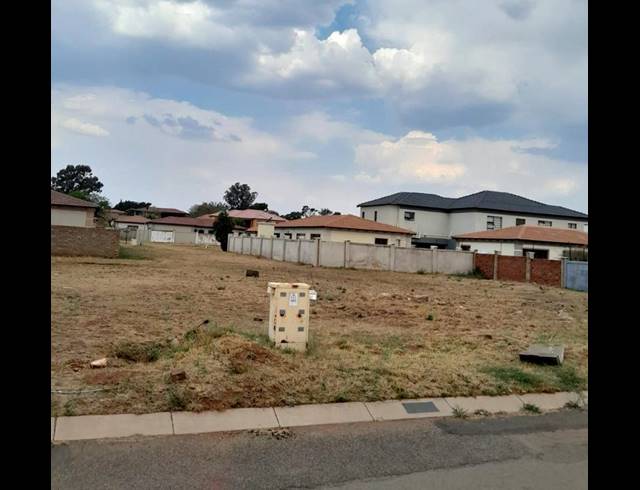 LAND FOR SALE IN MUNSIEVILLE SOUTH